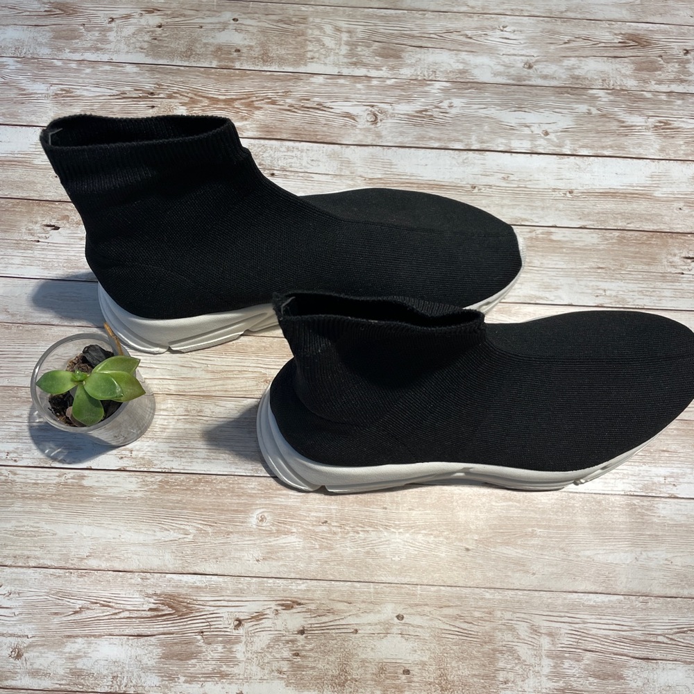 Steve Madden sock sneaker. Brand new. No tags